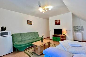 پانسیون Nakvisa