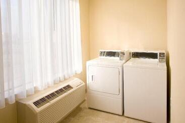 Holiday Inn Express Hotel & Suites Victoria By Ihg