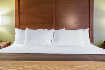 בית מלון כפרי Comfort Inn