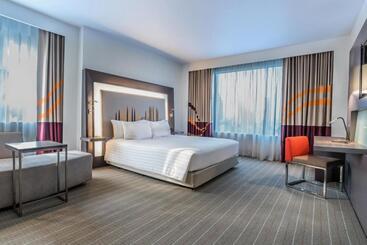 هتل Four Points by Sheraton Bangkok Ploenchit