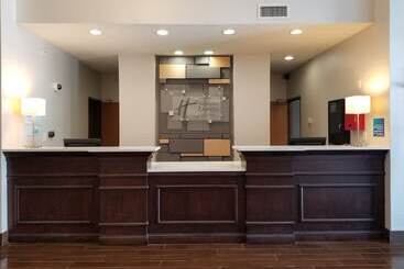 Holiday Inn Express Hotel & Suites Omaha West, An Ihg