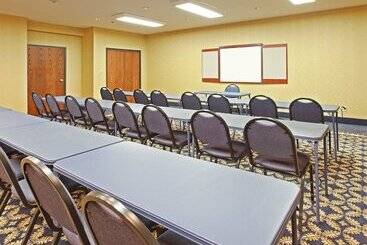 Holiday Inn Express Hotels & Suites Mountain Home, An Ihg