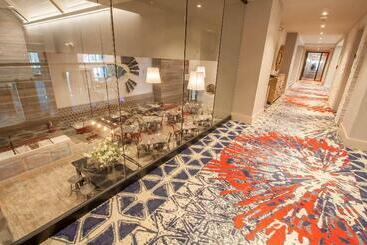 Отель Renovo Des Moines Urbandale,tapestry Collection Hilton