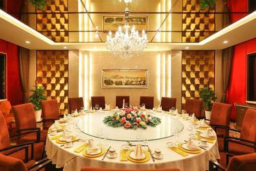 호텔 The Queens Airport Business Hot