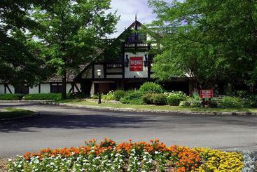 Lodge Hotel & Conference Center