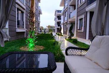 هتل آپارتمان Flower City Suits