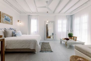 Жильё для туристов Athina Studios & Suites