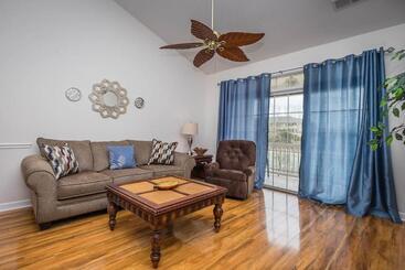 Barefoot Resort & Yacht Club