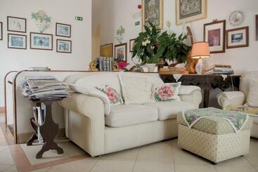 Casa Do Adro Da Igreja Turismo De Habitação