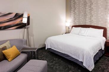 ホテル Courtyard By Marriott Wichita East