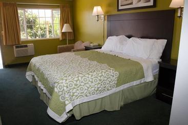 ホテル Days Inn By Wyndham King City