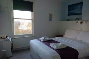هتل Marine Residence