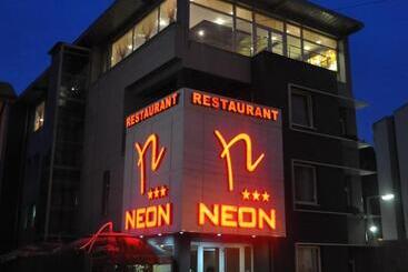 בית מלון כפרי Neon