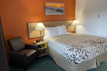 Отель Newport Coast Inn