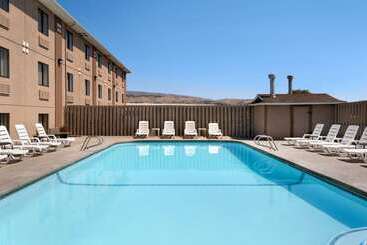 Отель Quality Inn Wenatchee Leavenworth