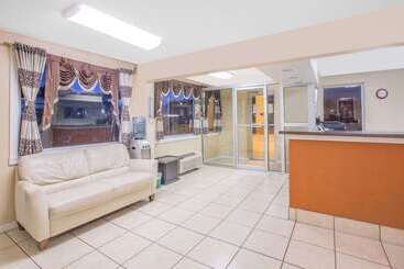 فندق Super 8 By Wyndham Jasper