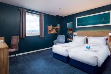ホテル Travelodge Newquay Seafront