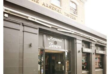 旅馆 Arsenal Tavern Backpackers