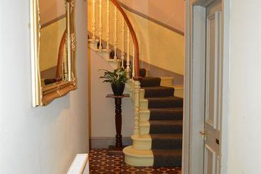 تختخواب و صبحانه Mw Townhouse