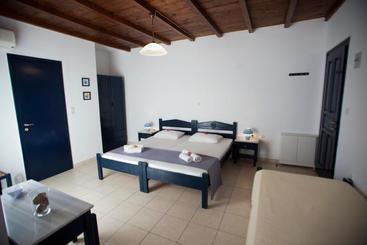 公寓 Elisso's Philoxenia