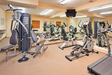 فندق Candlewood Suites Kansas City Airport