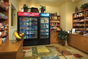 هتل Candlewood Suites Kansas City Airport