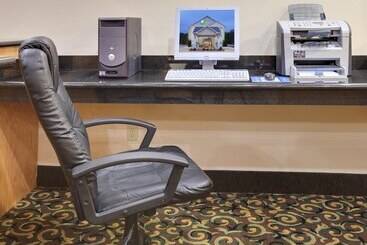 هتل Holiday Inn Express & Suites   El Dorado, An Ihg