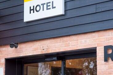 בית מלון כפרי The Originals Access, Hôtel Bordeaux Aéroport