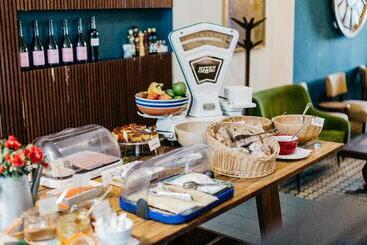 مسافرخانه Independente Príncipe Real