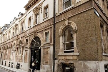 הוסטל Yha London St Paul S