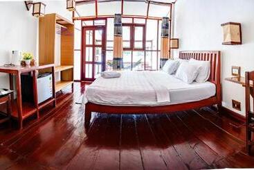 פנסיון Dokchampa Guesthouse