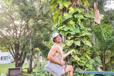 هاستل Nomads Airlie Beach