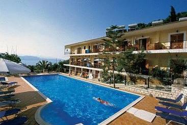 Bella Vista Hotel Studios & Apartments