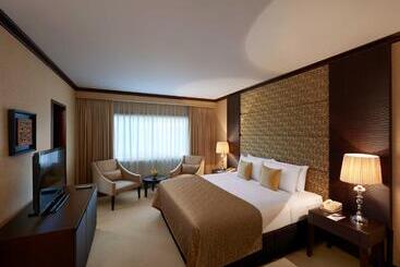 هتل Cinnamon Lakeside