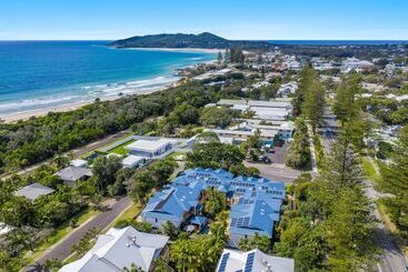 هتل Eco Beach Resort