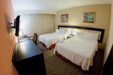 فندق Excellence Express & Suites