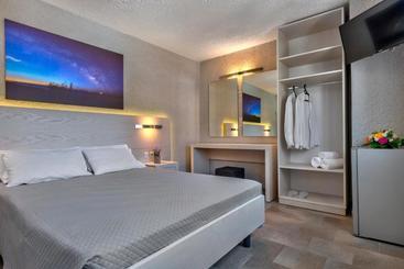 هتل Halaris Rooms
