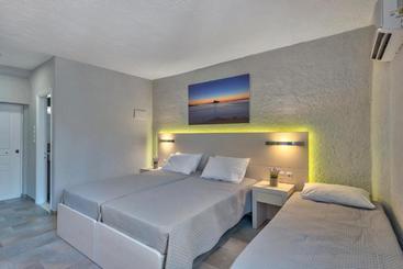 هتل Halaris Rooms