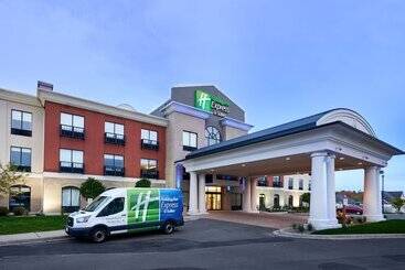 Holiday Inn Express Hotel & Suites Dieppe Airport, An Ihg