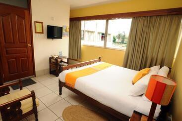 酒店 Kenya Comfort Suites