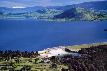 هتل Lake Hume Resort