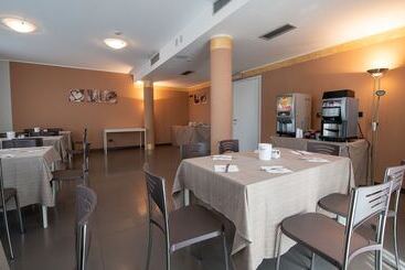 فندق Mediterraneo