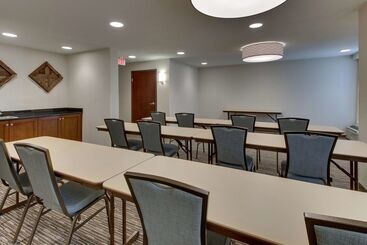 هتل Pear Tree Inn St Louis Airport