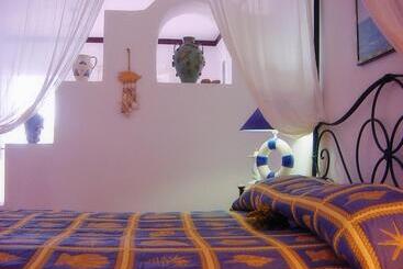 Отель Porto Scoutari Romantic