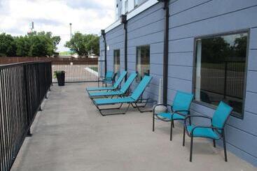 호텔 Ramada By Wyndham Burkburnett / Wichita Falls