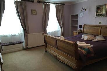 فندق The Old Well Inn