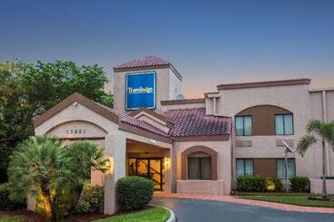 فندق Travelodge By Wyndham Fort Myers Airport