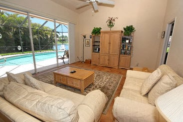 Апартаменты Universal Vacations Naples Area Homes