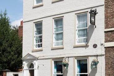 צימר Georgian House & Mews