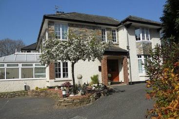 住宿加早餐  The Elms Guest House